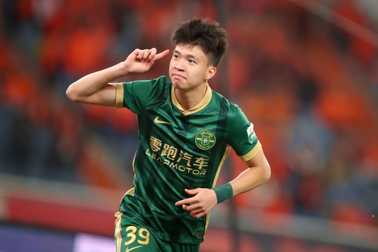 戴维森称赞王钰栋：他潜力很大，应该是有去欧洲踢球的能力