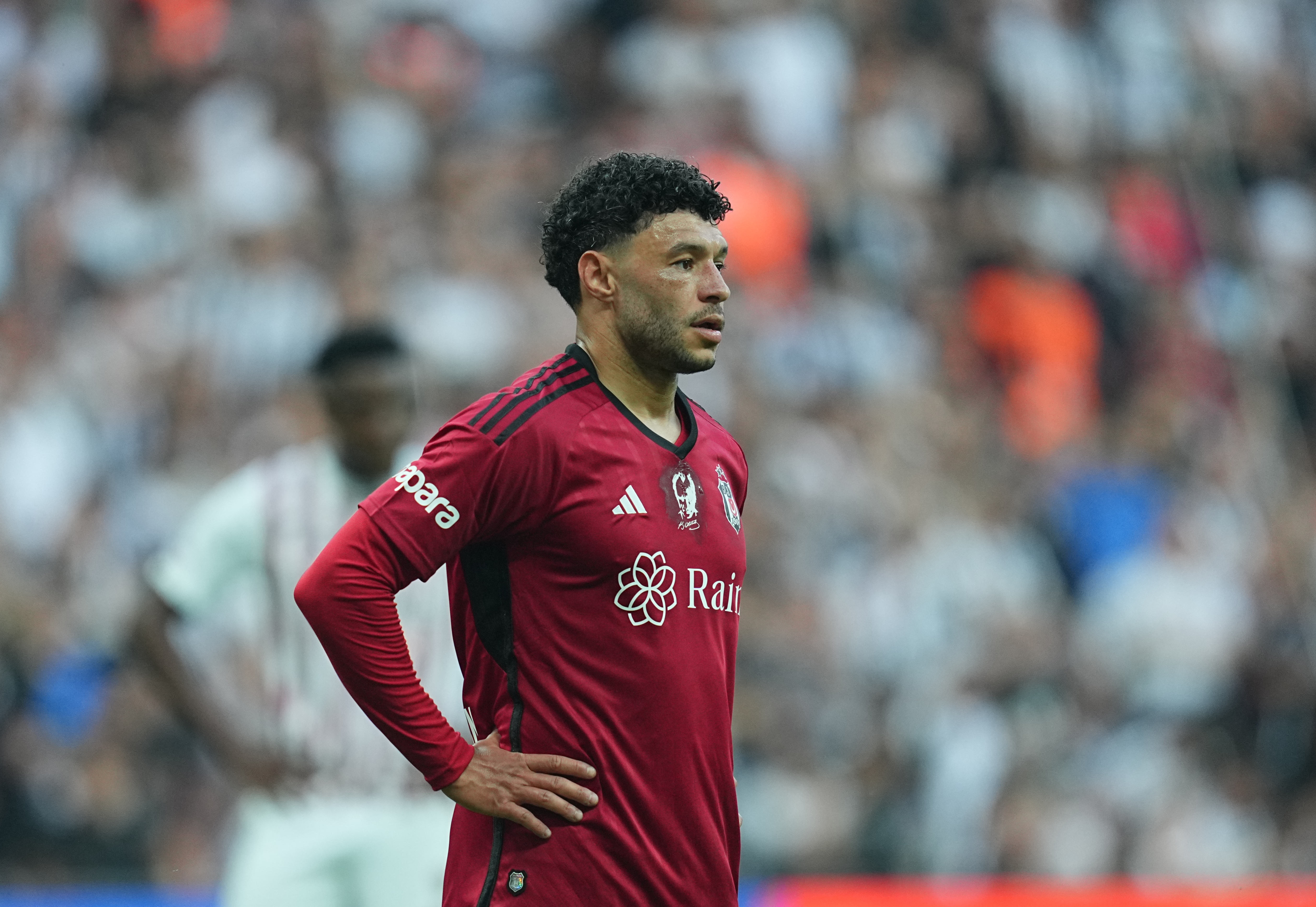 土媒：张伯伦今夏可能回英格兰，莱斯特城对他感兴趣