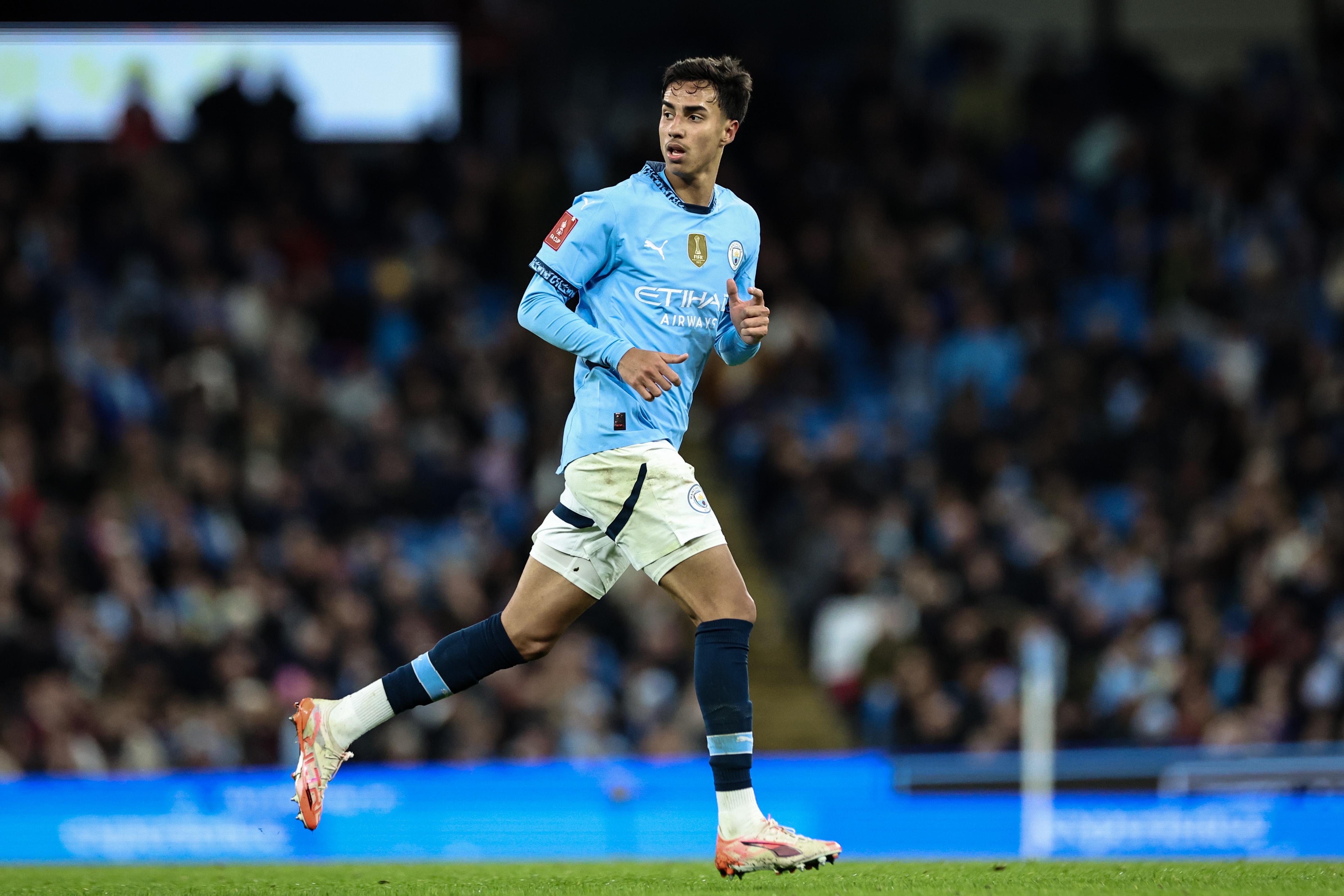 曼晚：雷斯、奥赖利缺席曼城训练，前者将转会后者未完全恢复健康