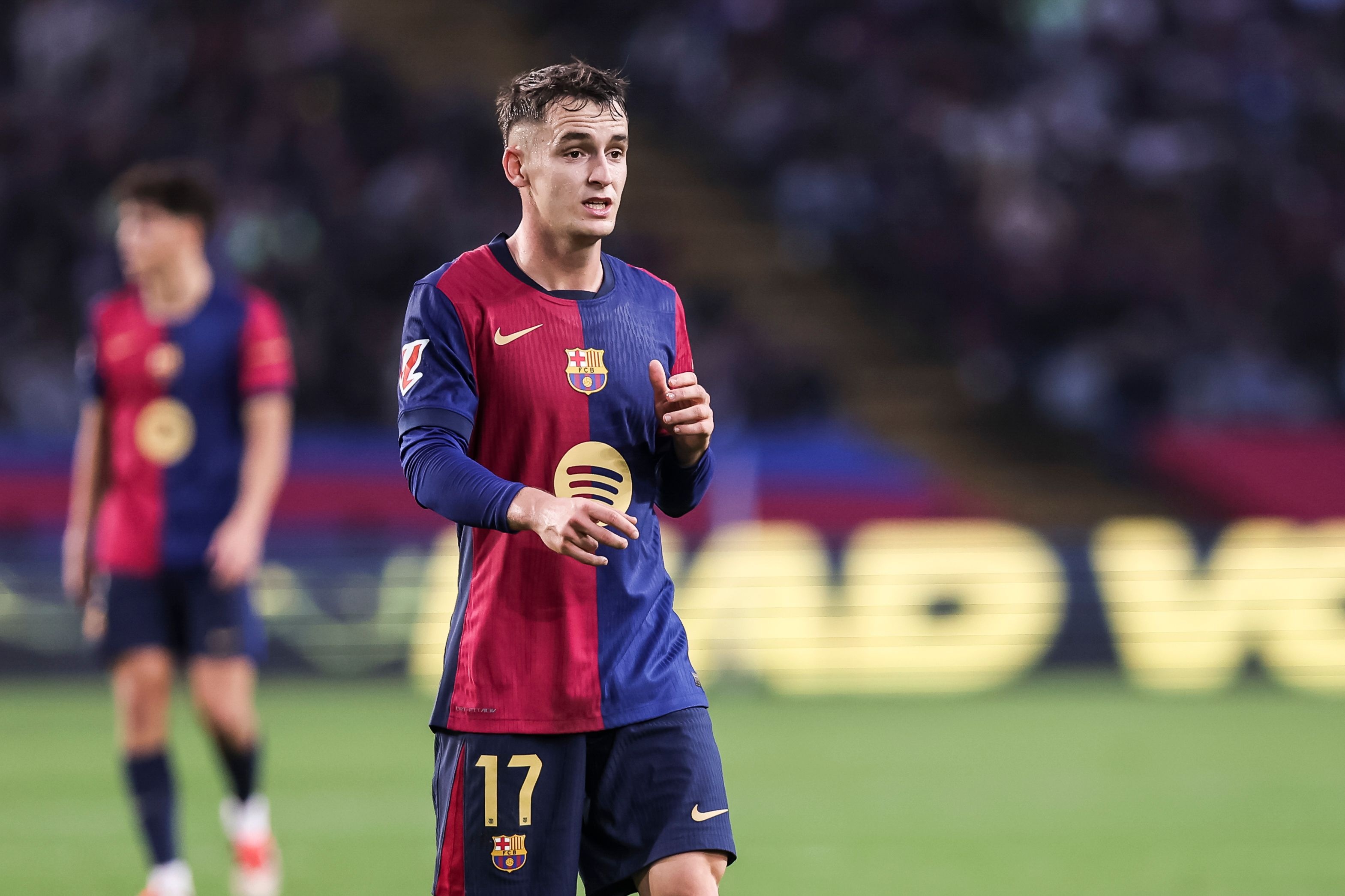 罗马诺：卡萨多希望留在巴萨，弗里克也希望其留队